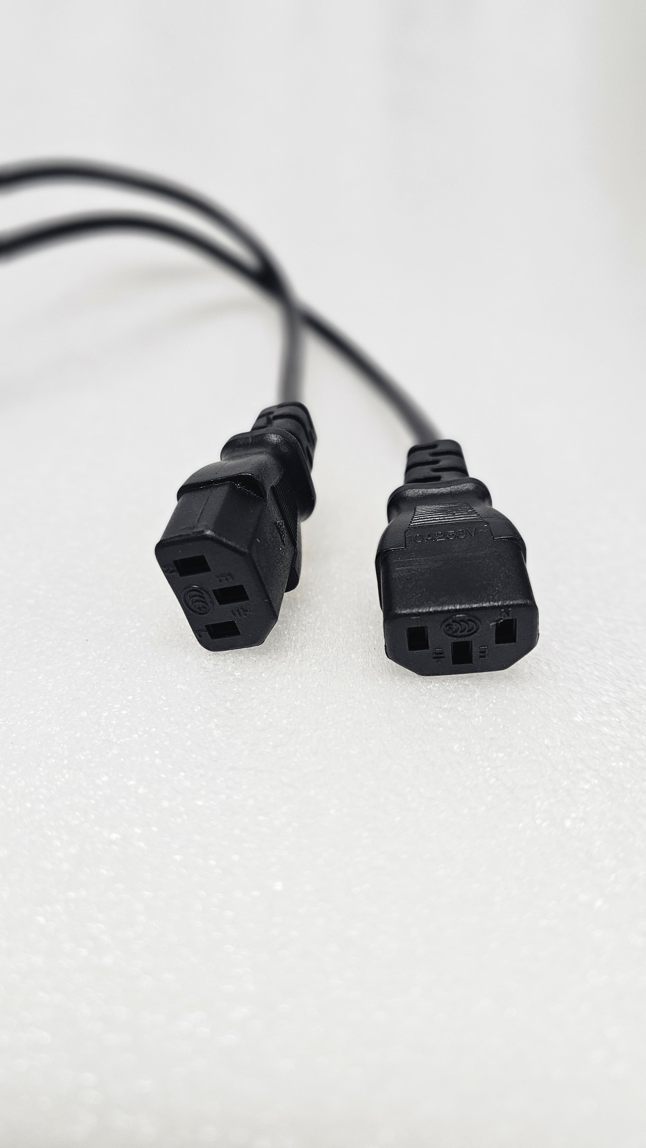 1.3 m IEC C14 to 2× IEC C13 Y‑Splitter Power Cable, 3×0.75 mm² PVC H05VV‑F