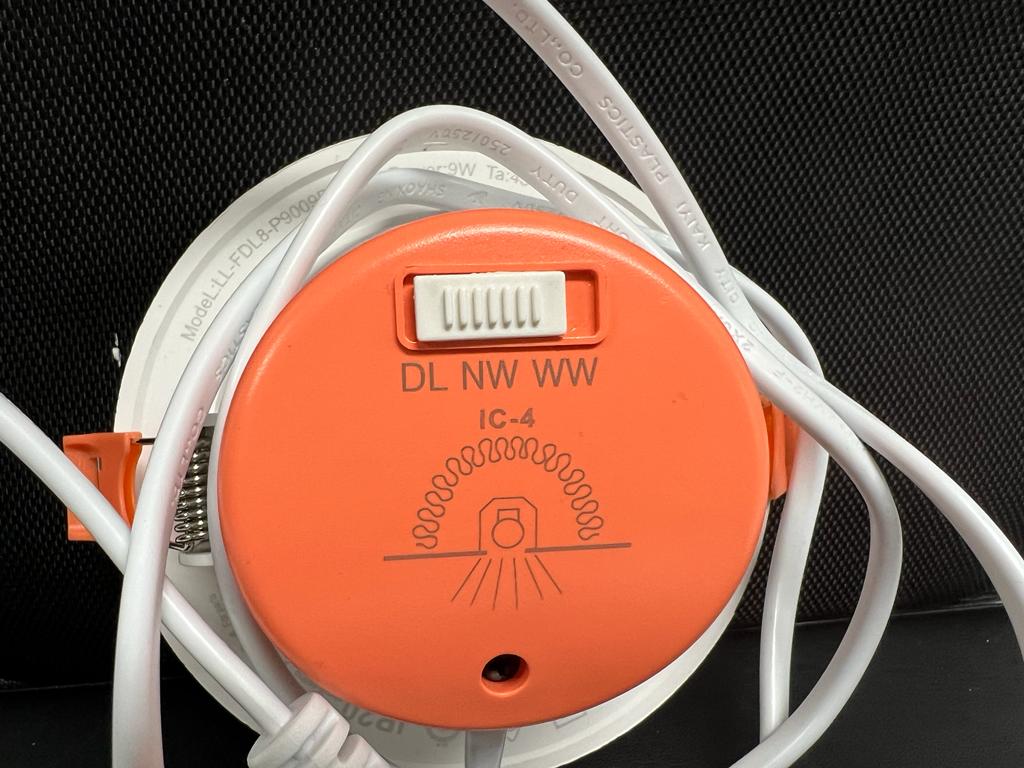 LED Downlight Tri-colour , Dimmable IC-F 9W + Plug base
