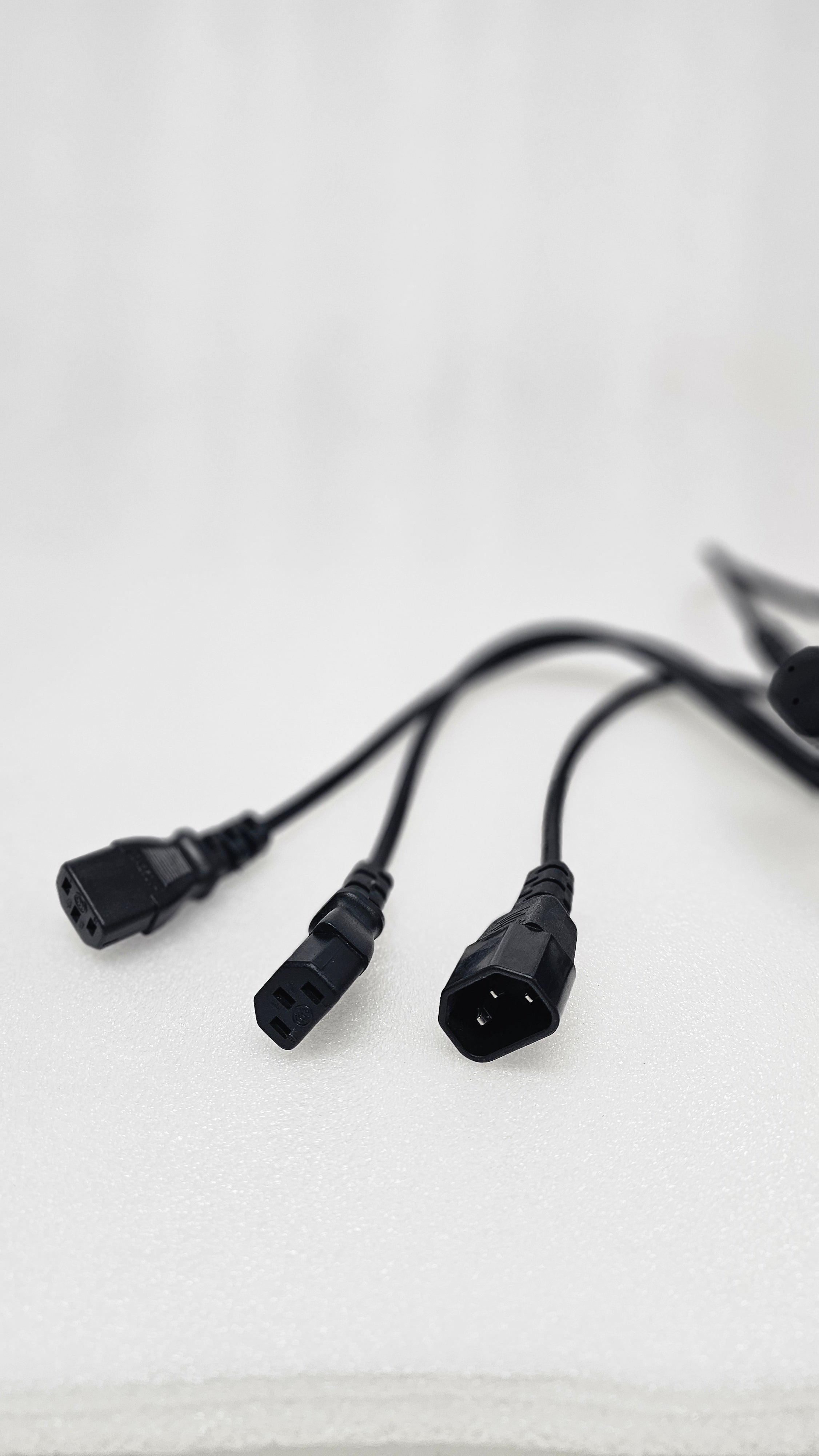 1.3 m IEC C14 to 2× IEC C13 Y‑Splitter Power Cable, 3×0.75 mm² PVC H05VV‑F